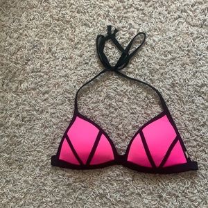 Women’s bikini top. Size M